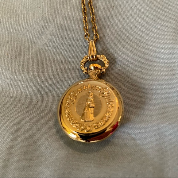 Vintage Avon Pendant Watch Necklace Gold Plated 1981 Presidents Club - Picture 4 of 10